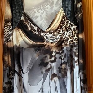 NEW SEXY Womens L VENUS Low cut top. Animal print